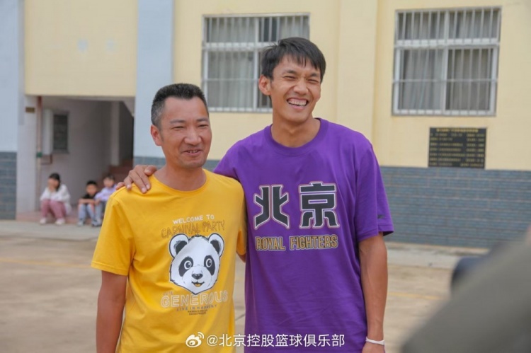 那一封信的故事還在延續(xù) 矣進宏母校的師生們來到北京了！