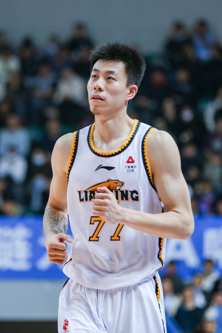 媒體人：張鎮(zhèn)麟、韓德君將因傷缺席今晚對陣北控的比賽