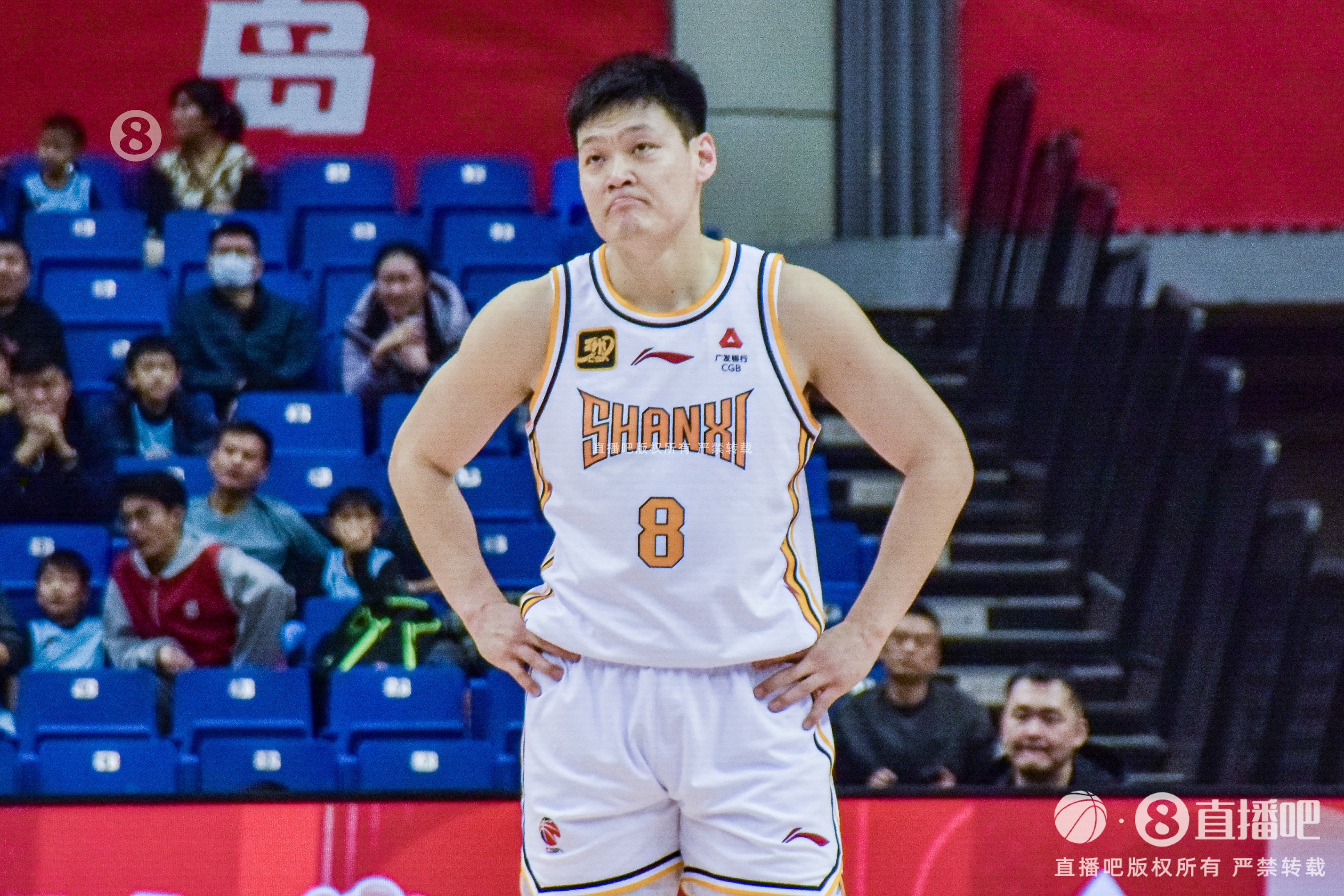表現(xiàn)平平！張寧11中4拿到11分3板4助&三分8中2 有5犯規(guī)