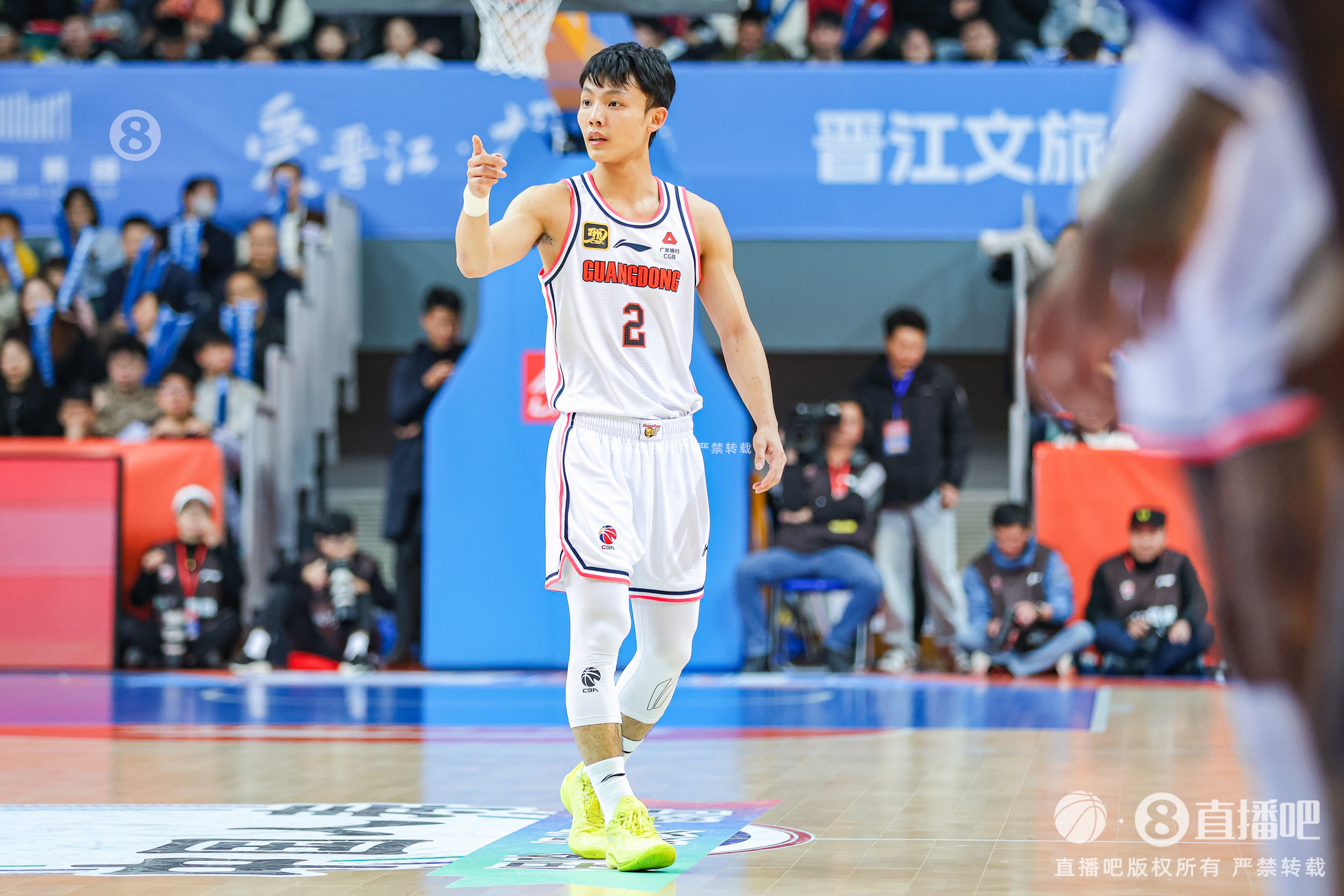 徐杰：身高不是打籃球的唯一標(biāo)準(zhǔn) 努力、勤奮、自律也是天賦