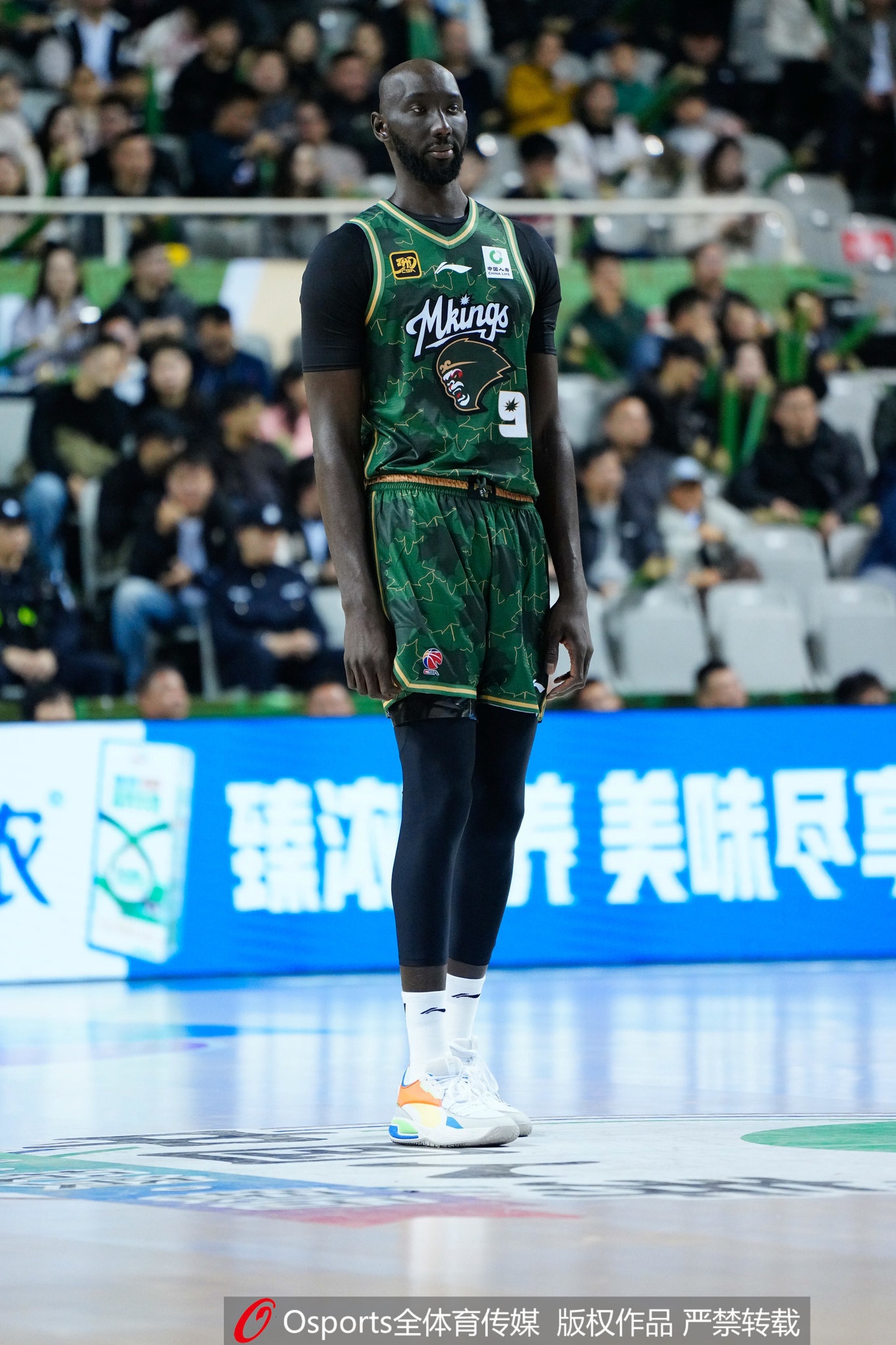 這身高吃餅真舒服！法爾半場8分鐘各種暴扣 4中4貢獻(xiàn)12分4籃板